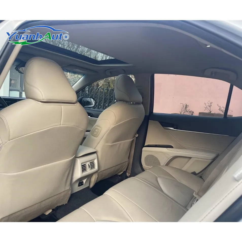 2018 Toyota Camry Petrol Sedan — source image 14