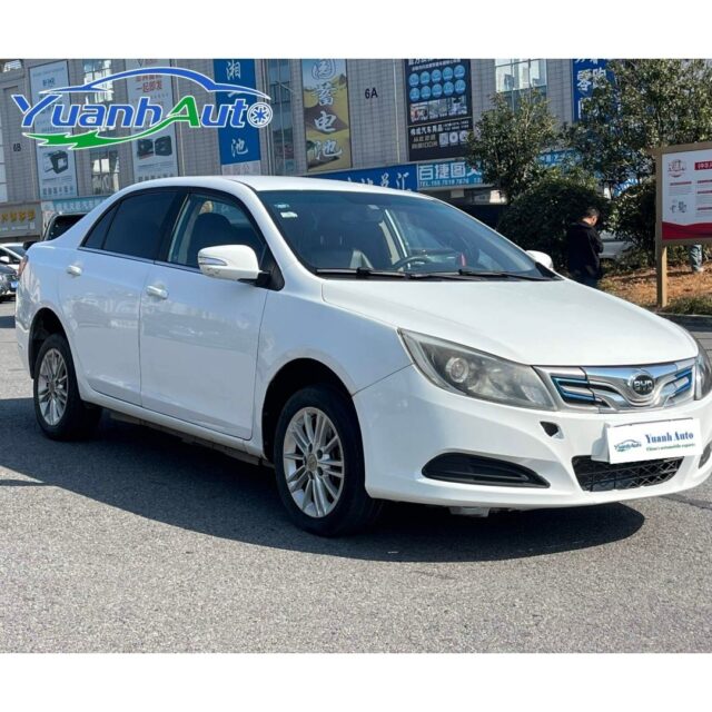 2018 BYD E5 vehicle photo 1