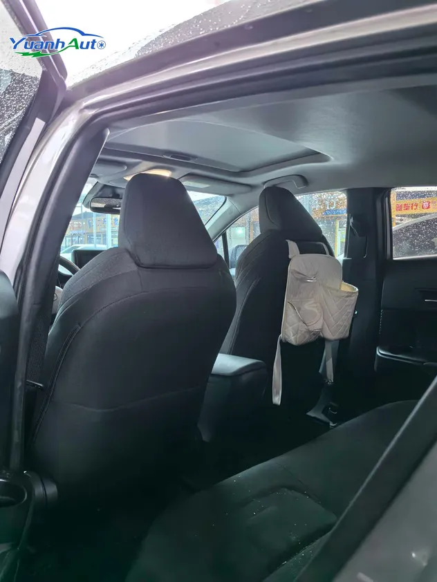 2018 Toyota Yaris Petrol SUV — source image 18