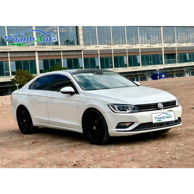 2015 Lamando vehicle photo 1