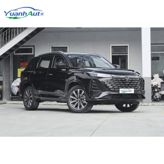 Changan CS75 PLUS vehicle photo 1
