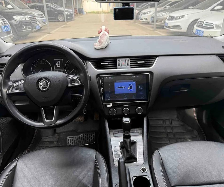 2017 Skoda Octavia Petrol Sedan — source image 9