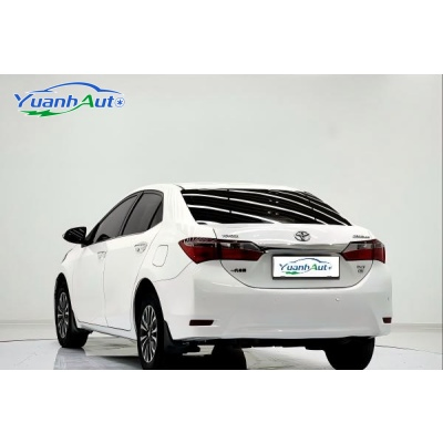 2017 Toyota Corolla vehicle photo 6