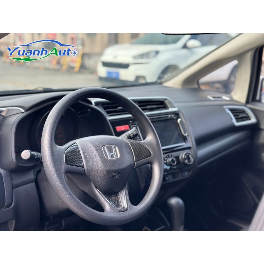 2015 Honda Fit vehicle photo 5