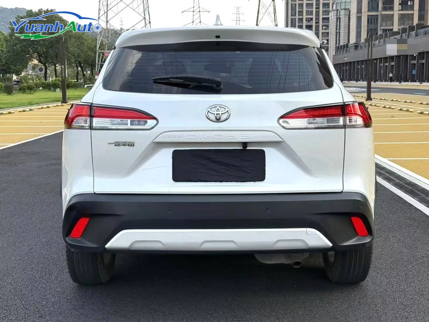 Toyota RAV4 Petrol SUV — source image 11