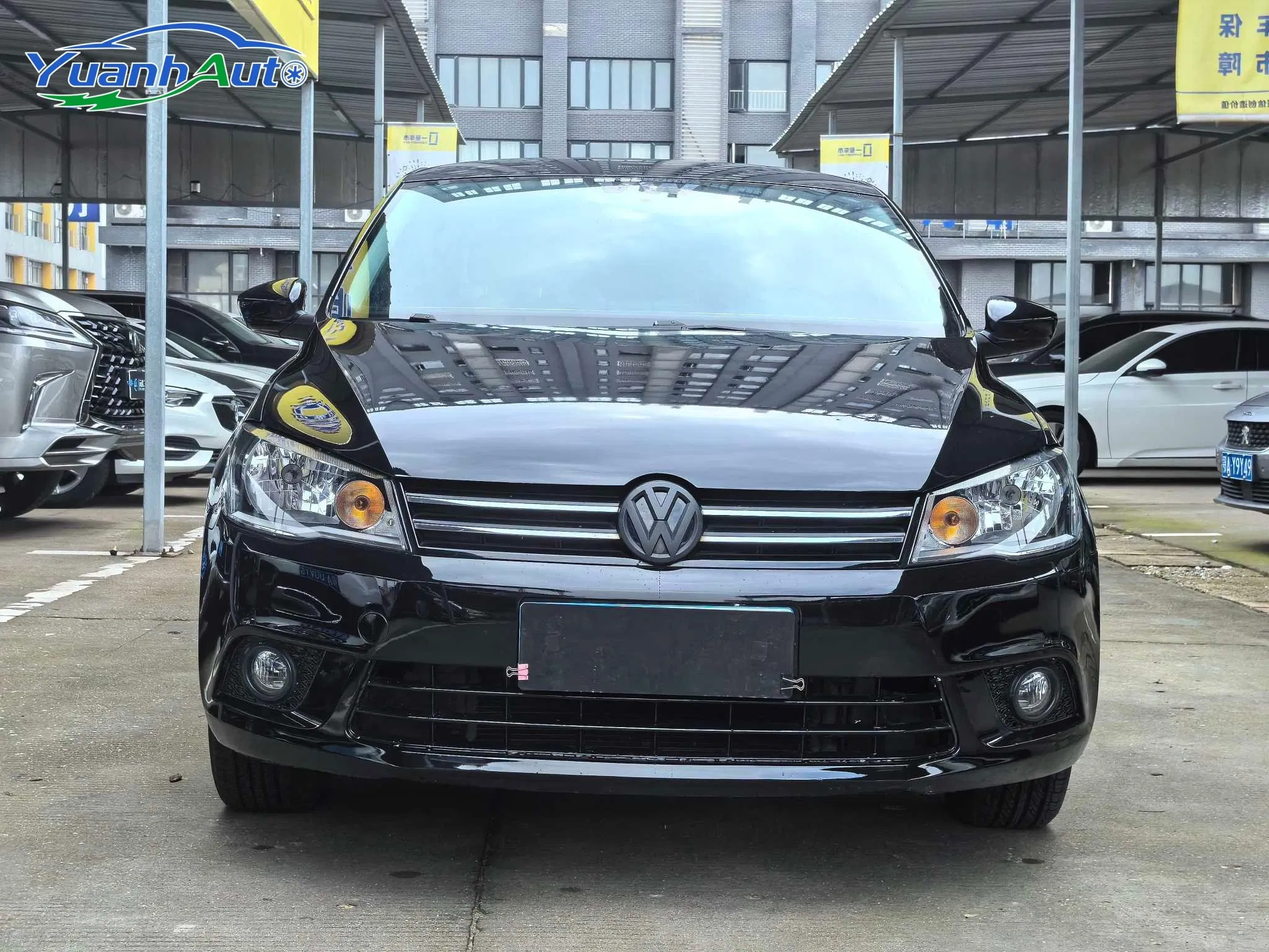 2015 Volkswagen Jetta Petrol Sedan — source image 3