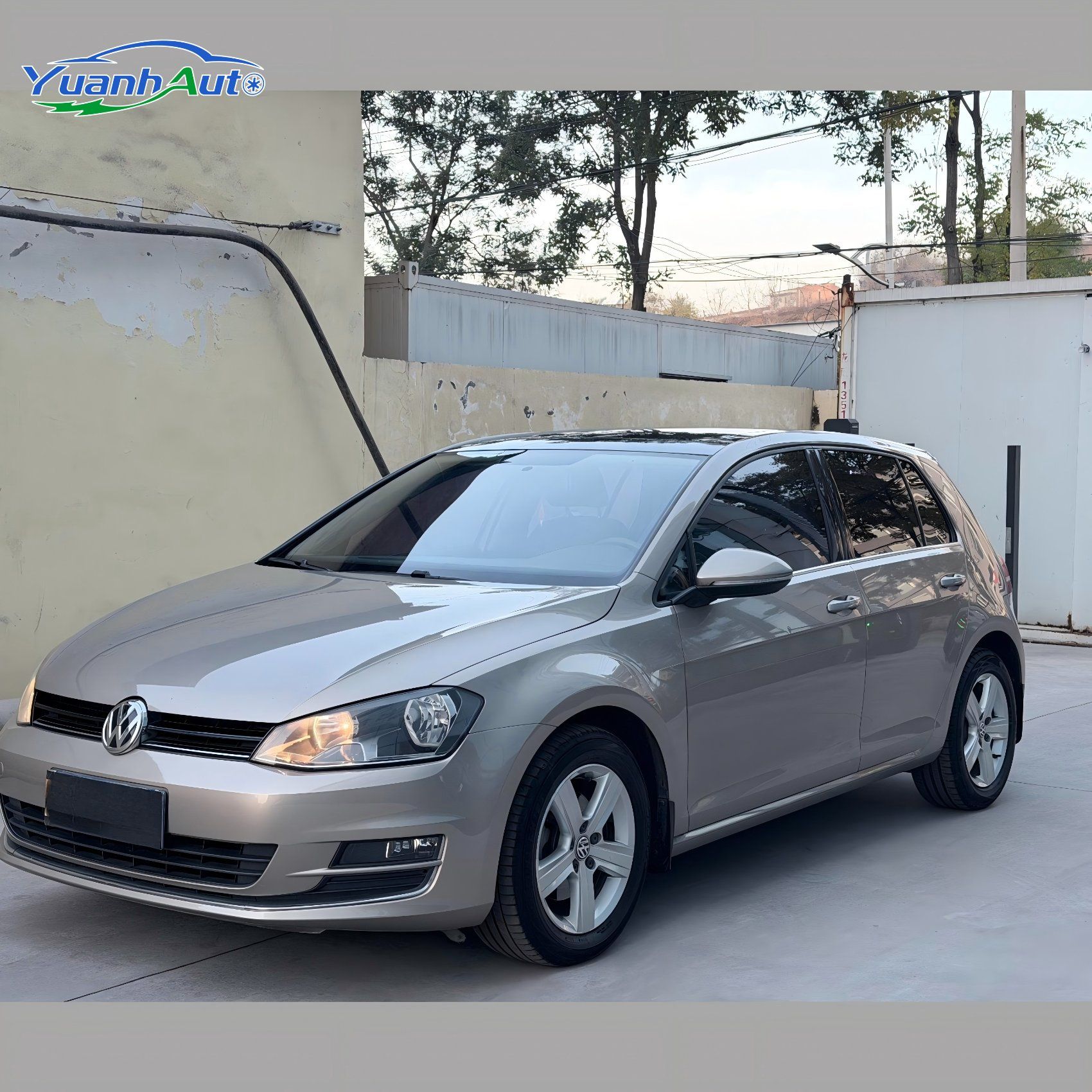2016 Volkswagen Golf Petrol — source image 1