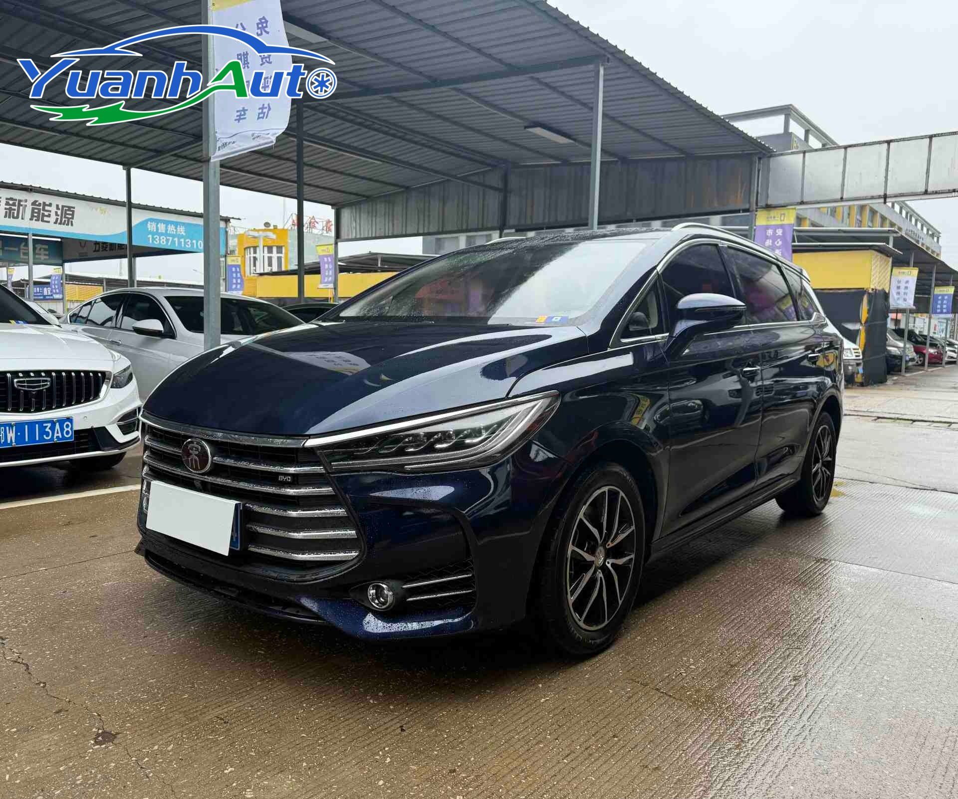 2017 BYD Song Max Petrol MPV — source image 1