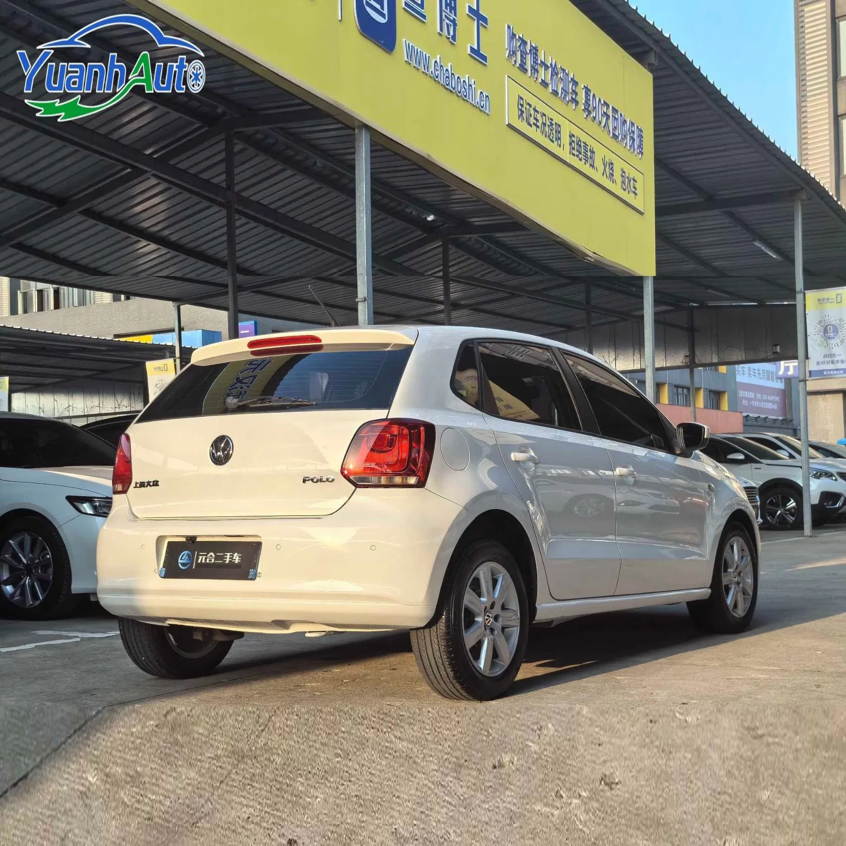 VW Polo vehicle photo 5