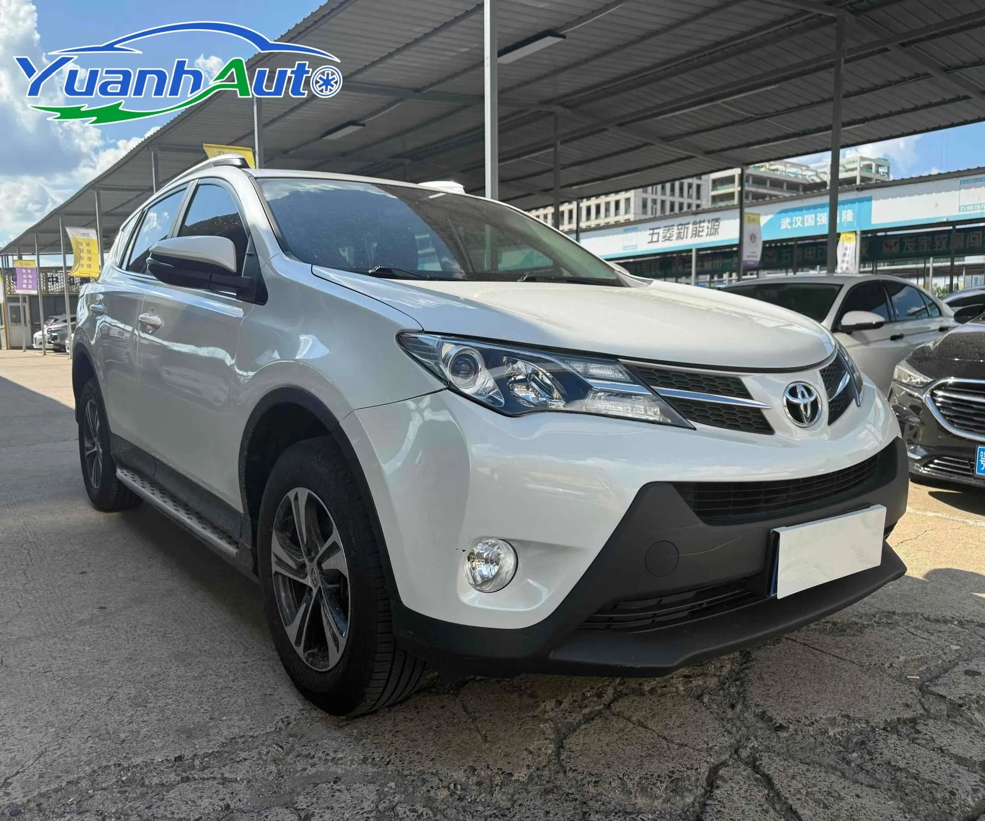 2016 Toyota RAV4 vehicle photo 4