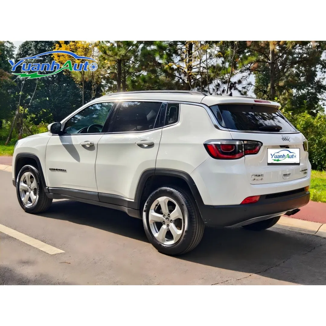 2018 Jeep Compass vehicle photo 6