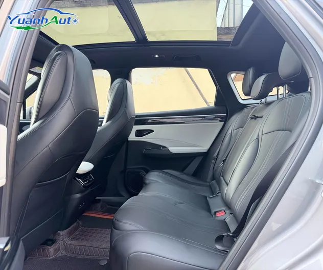2023 Geely Galaxy L7 Hybrid SUV — source image 16