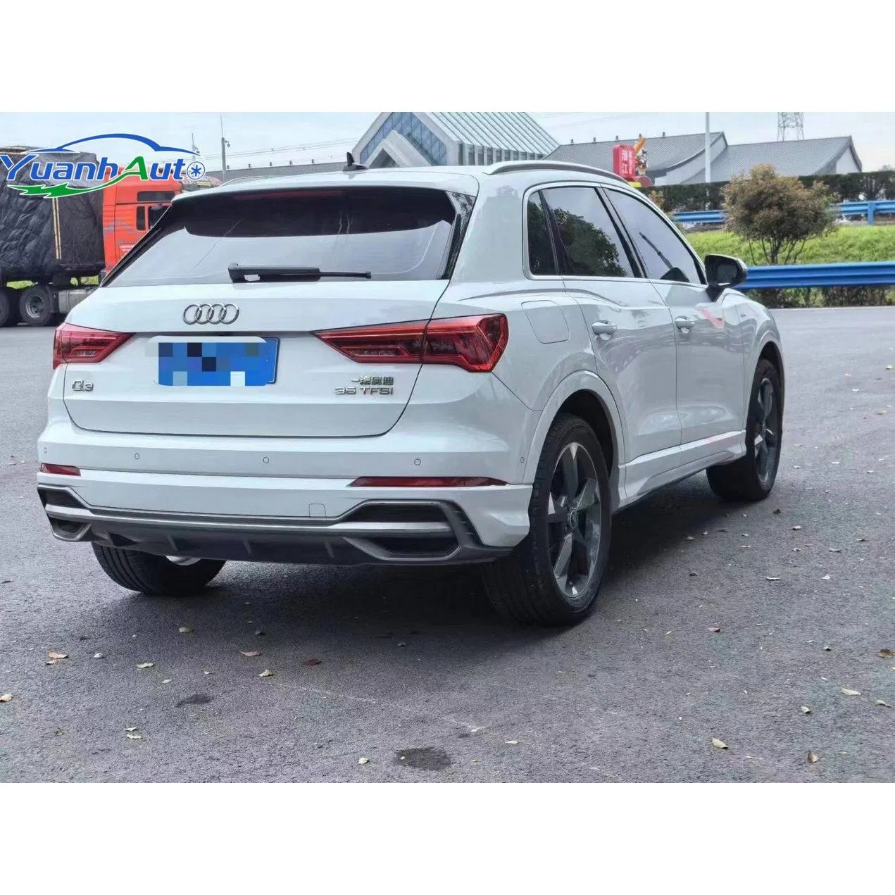 2021 Audi Q3 vehicle photo 5