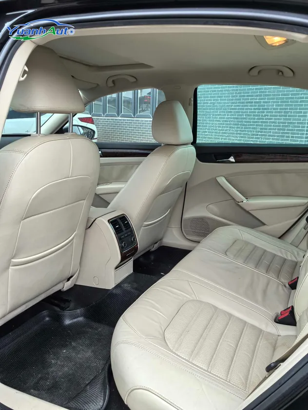 2011 Volkswagen Passat Petrol Sedan — source image 15