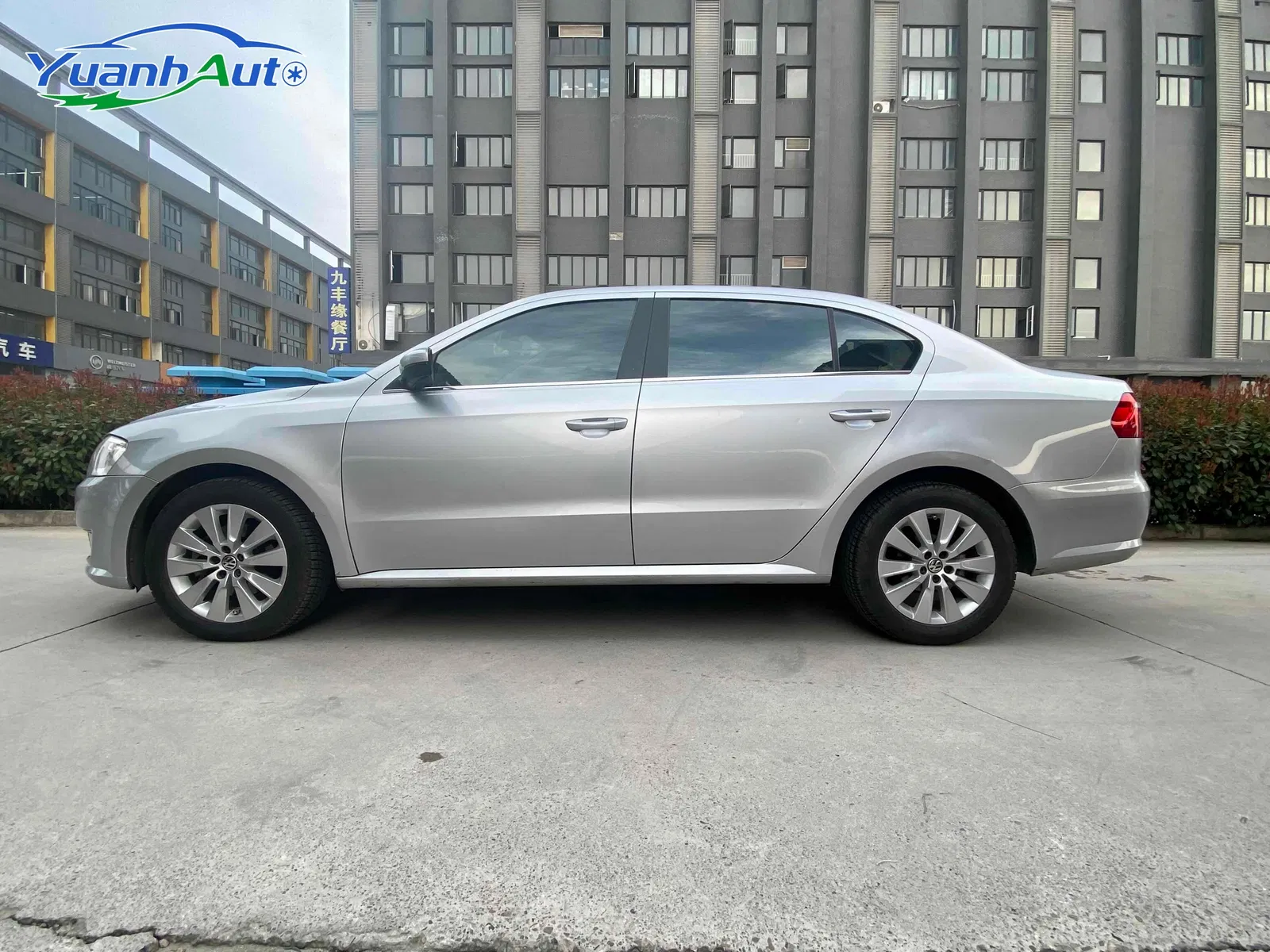 2019 Volkswagen Lavida Petrol Sedan — source image 11