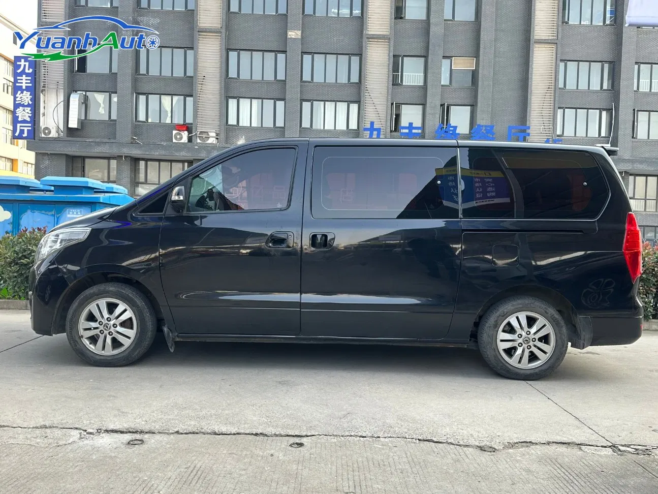 2016 Dongfeng Fengxing F600 Petrol MPV — source image 4