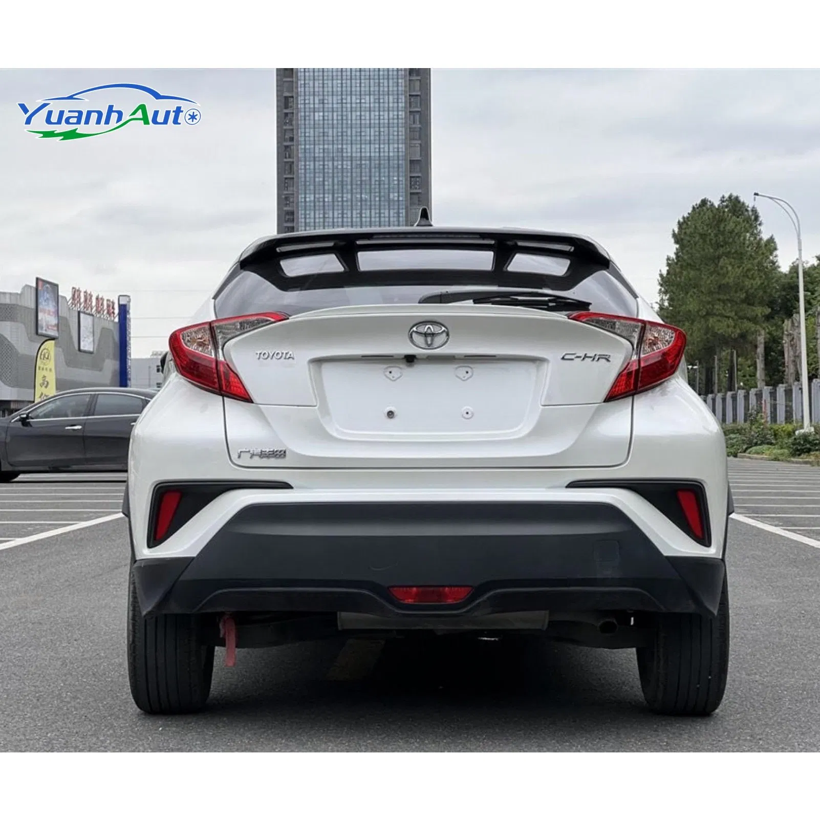 2020 Toyota C-HR vehicle photo 7