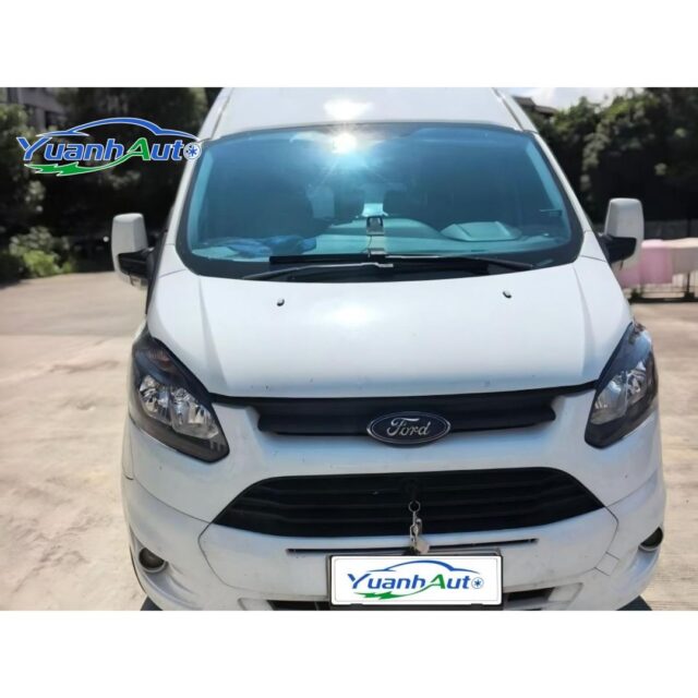 2023 JMC Jiangling Tourneo vehicle photo 1
