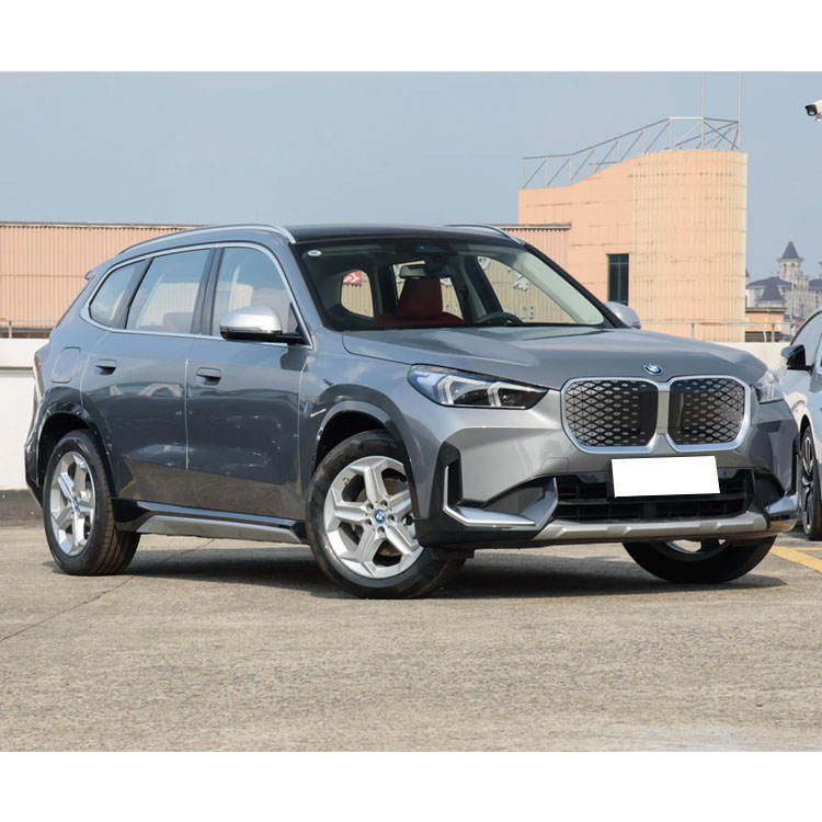 BMW IX1 vehicle photo 4