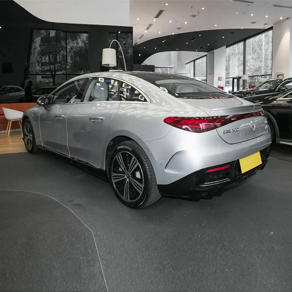 2025 Mercedes-Benz Benz EQE 500 vehicle photo 7