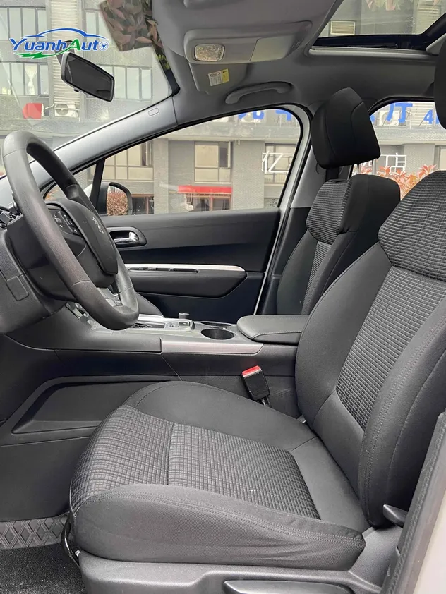 2018 Peugeot 3008 Petrol SUV — source image 18