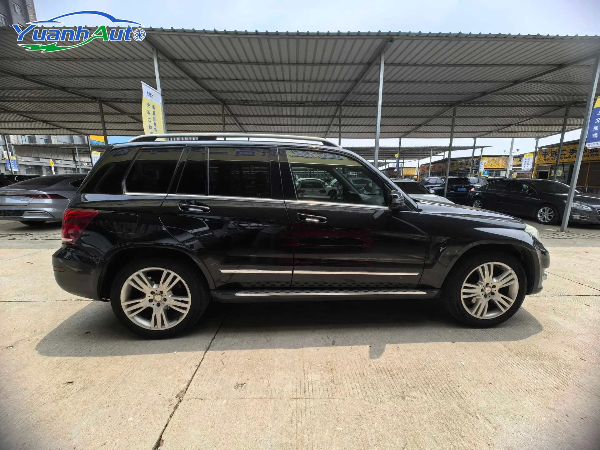 2013 Mercedes-Benz GLK 300 Petrol SUV — source image 11