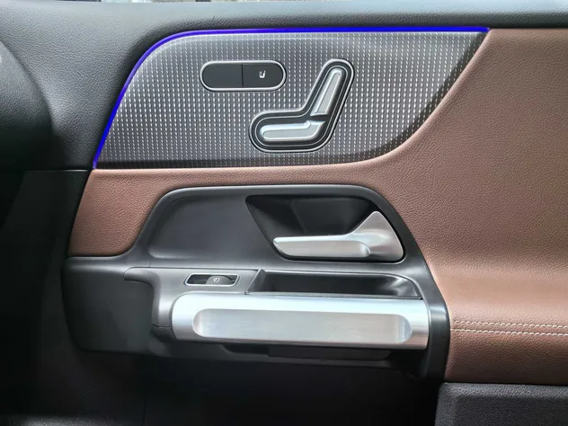 2023 Mercedes-Benz GLB Petrol SUV — source image 19