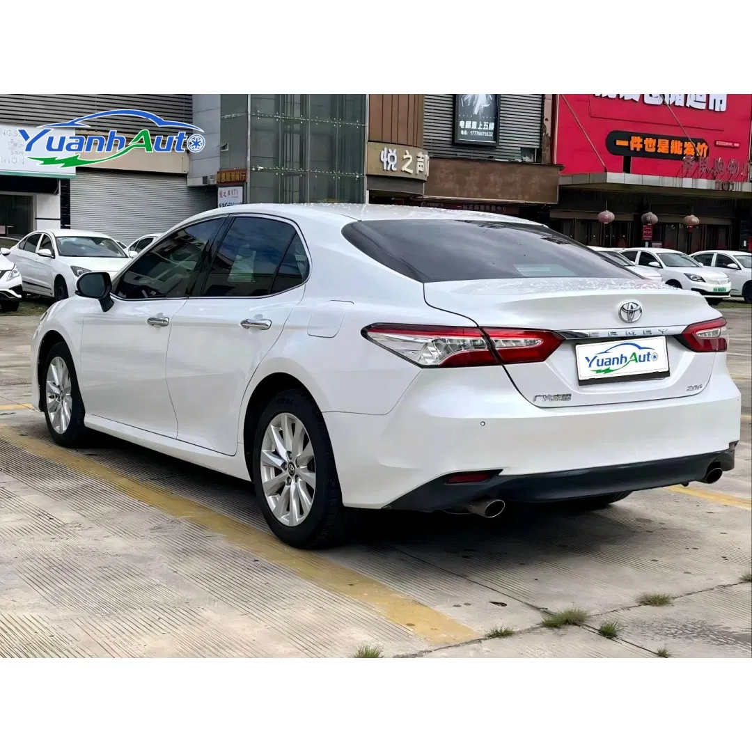 2019 Toyota Camry Luxury — source image 11