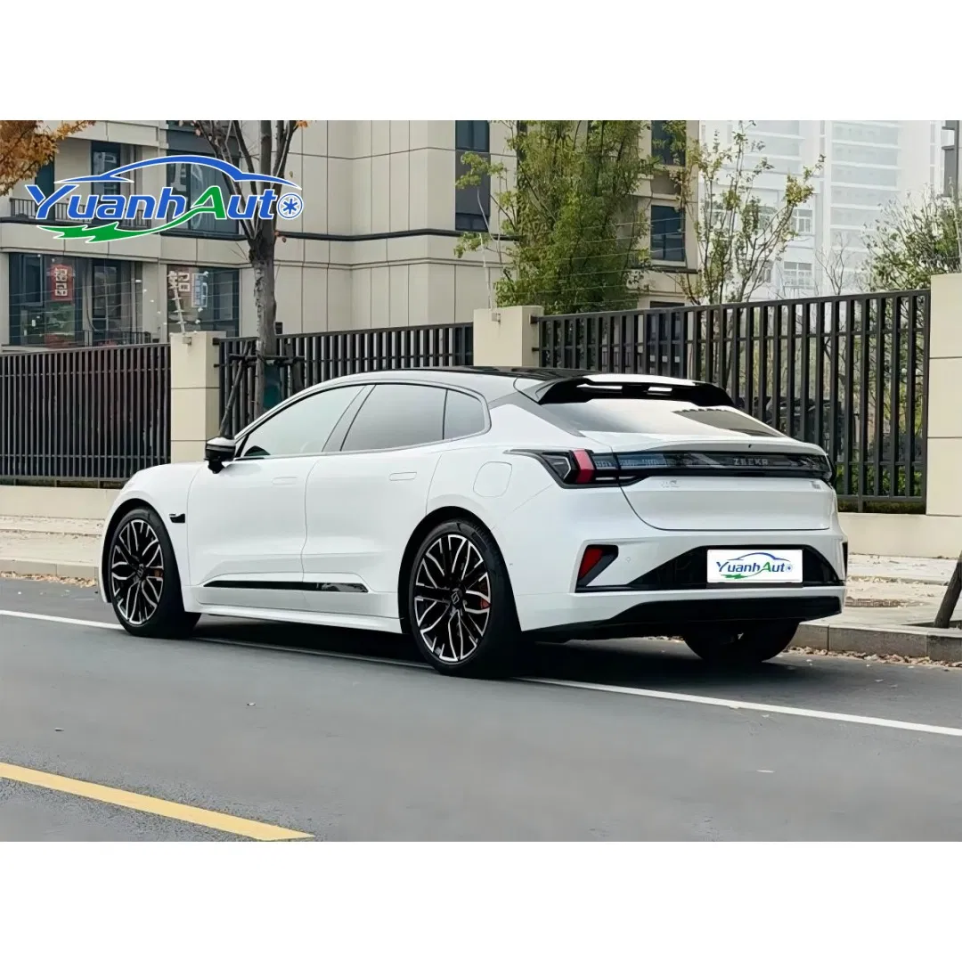 2024 Zeekr 001 vehicle photo 4