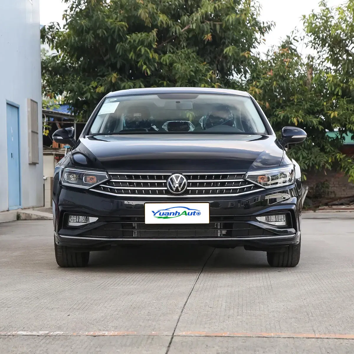 Magotan vehicle photo 3