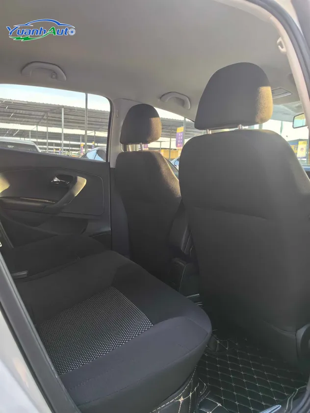 2013 Volkswagen Polo 1.4L Petrol — source image 17