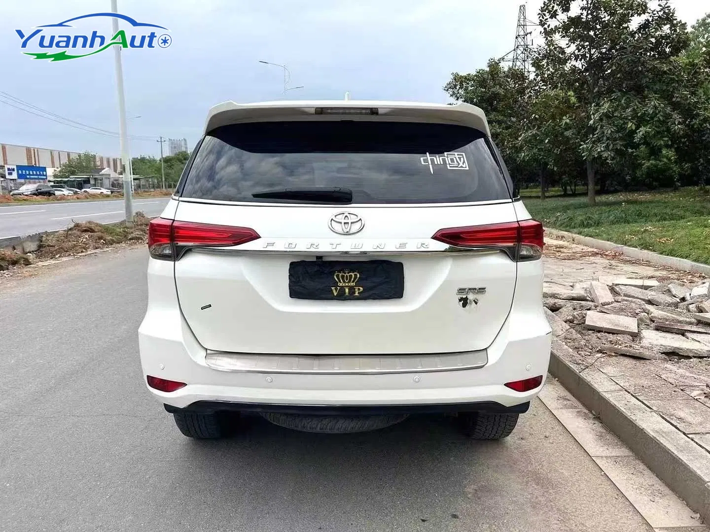 2019 Toyota Fortuner Petrol SUV — source image 11