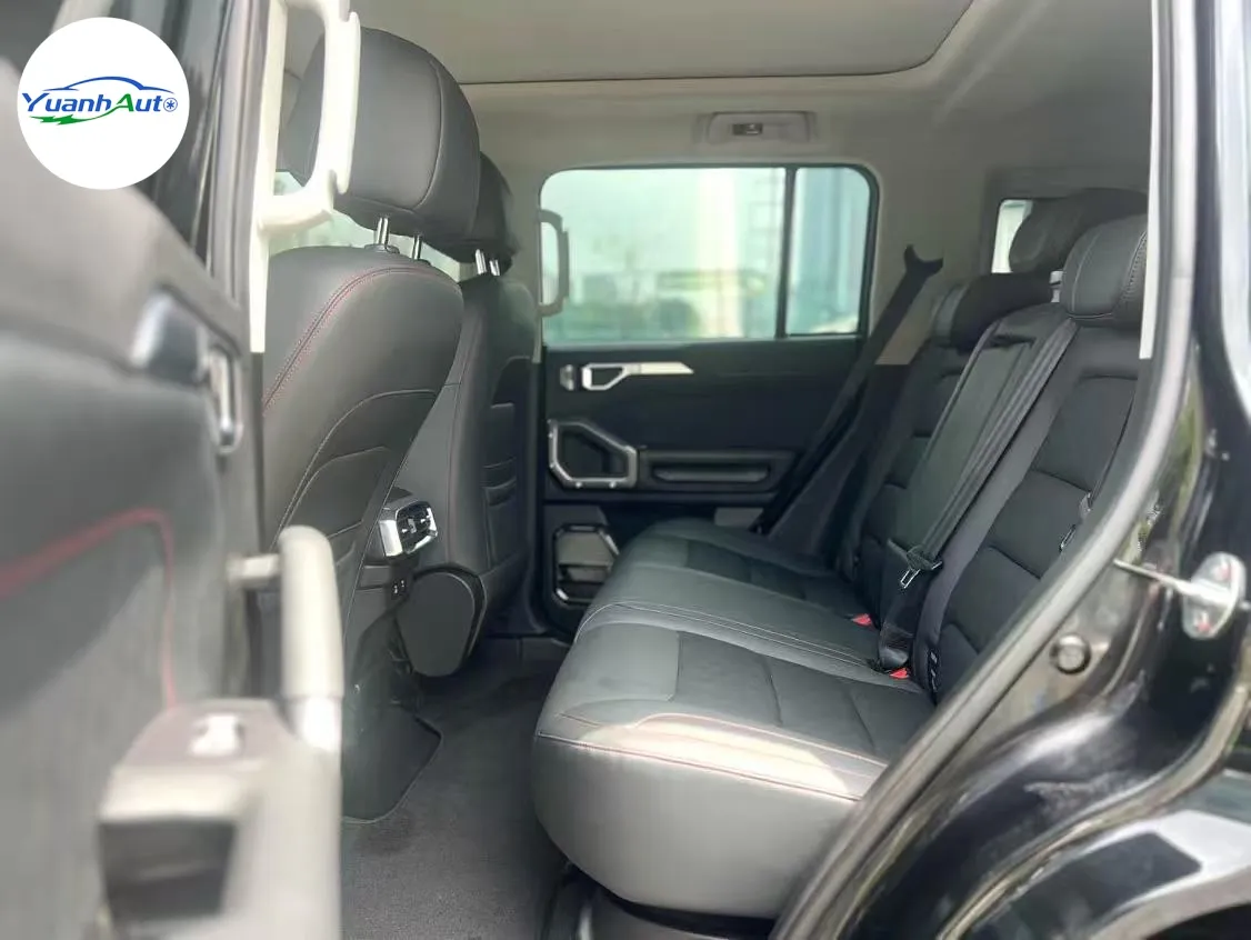 2024 Jetour Traveler C-DM 2.0T Hybrid SUV — source image 14
