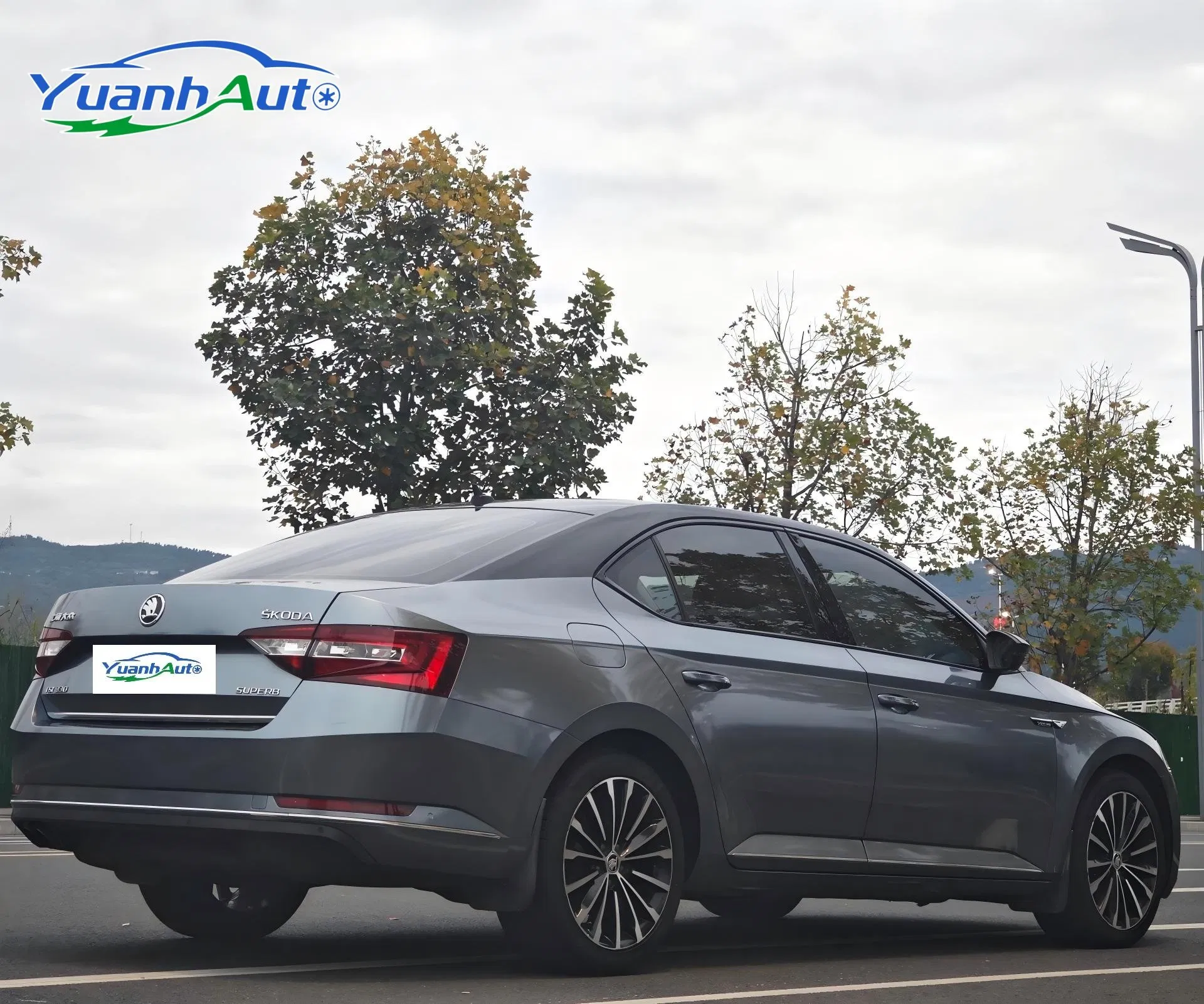 2016 Skoda Superb Sedan — source image 5