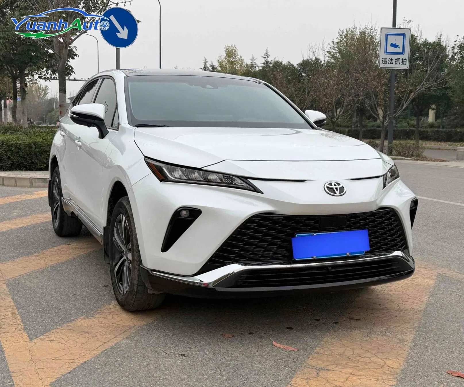 2022 Toyota Venza Petrol SUV — source image 2