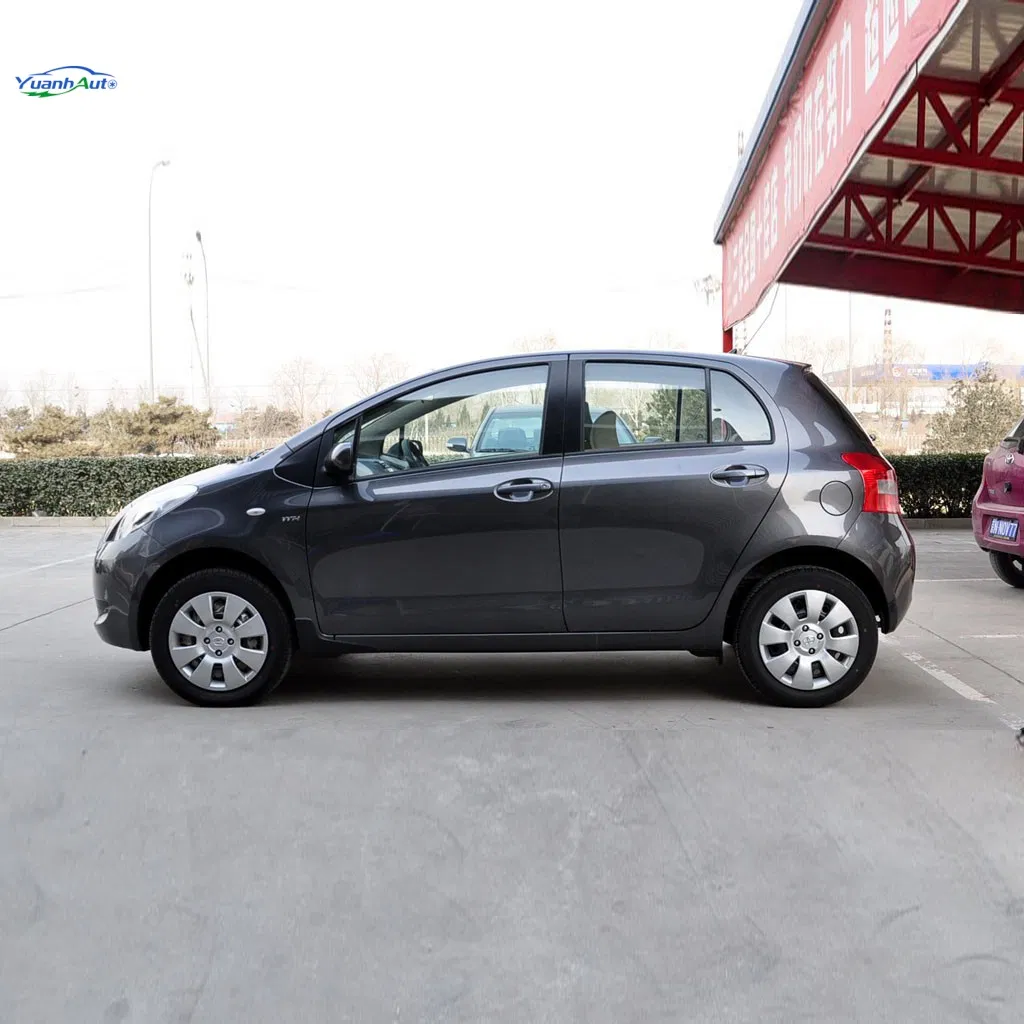 Toyota Yaris vehicle photo 7