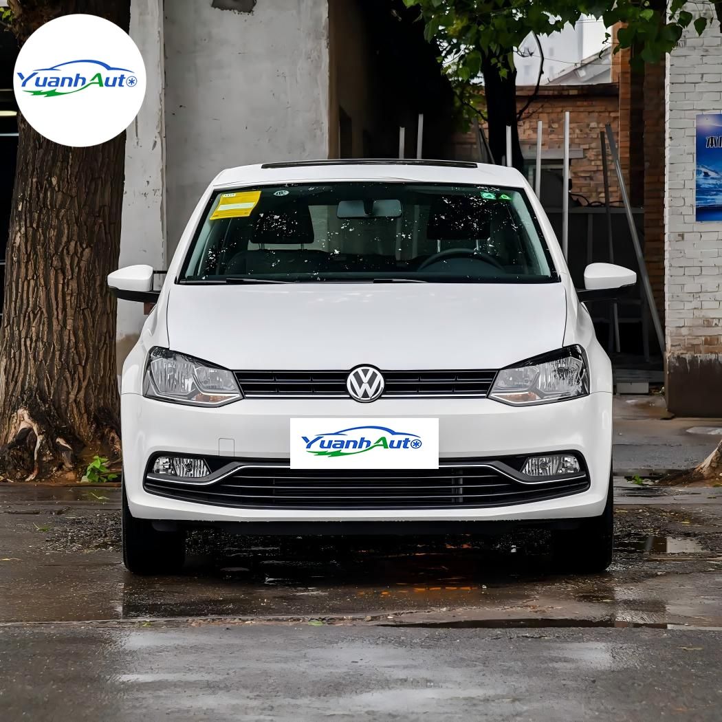 2018 Volkswagen Polo Petrol Hatchback — source image 1