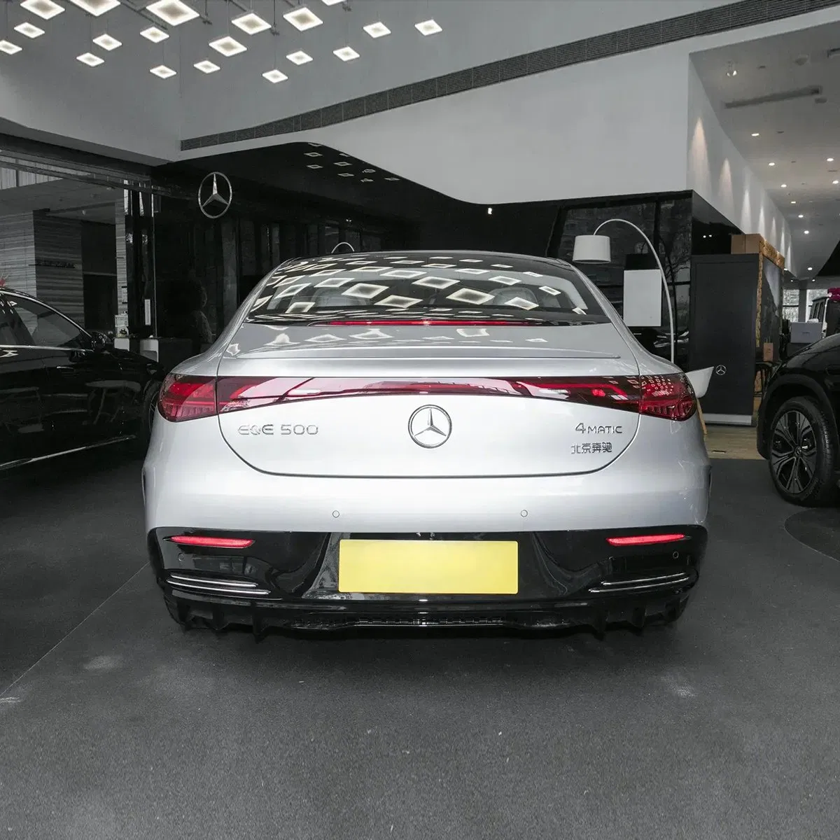 2025 Mercedes-Benz Benz EQE 500 vehicle photo 6