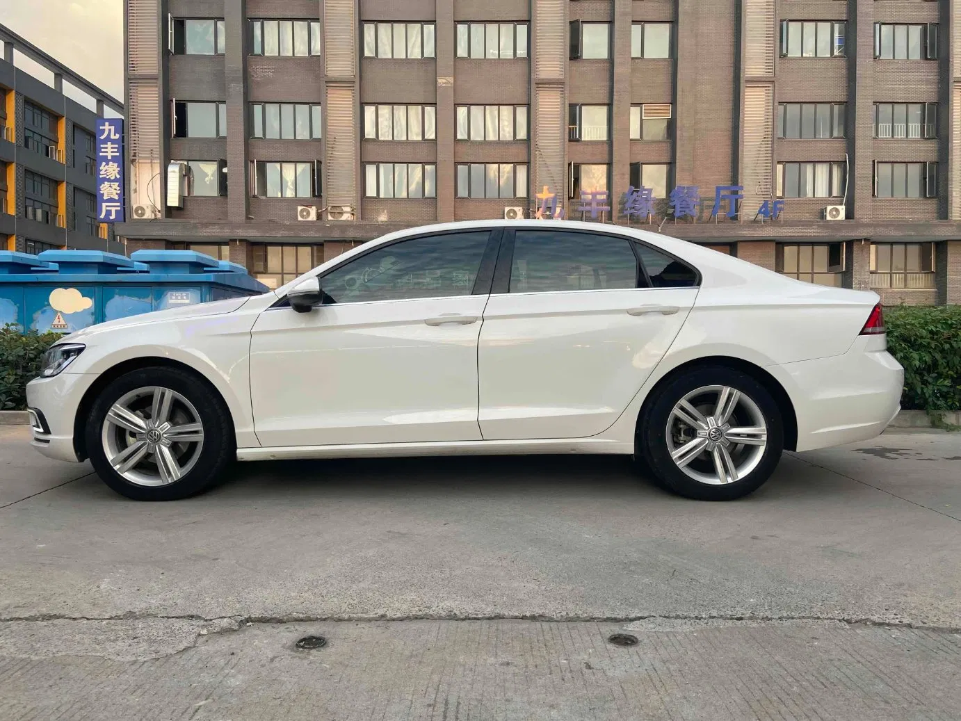 2018 VW Lamando vehicle photo 4