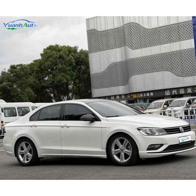 2015 Lamando vehicle photo 1