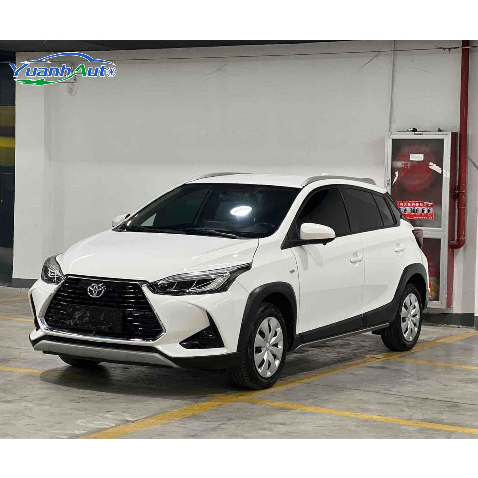 2022 Toyota YARIS L vehicle photo 1
