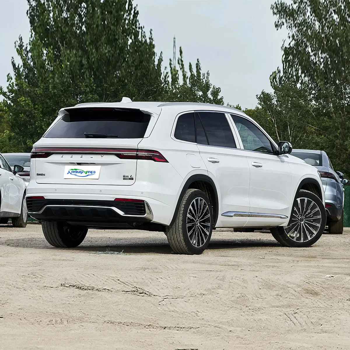 Geely Monjaro L vehicle photo 6