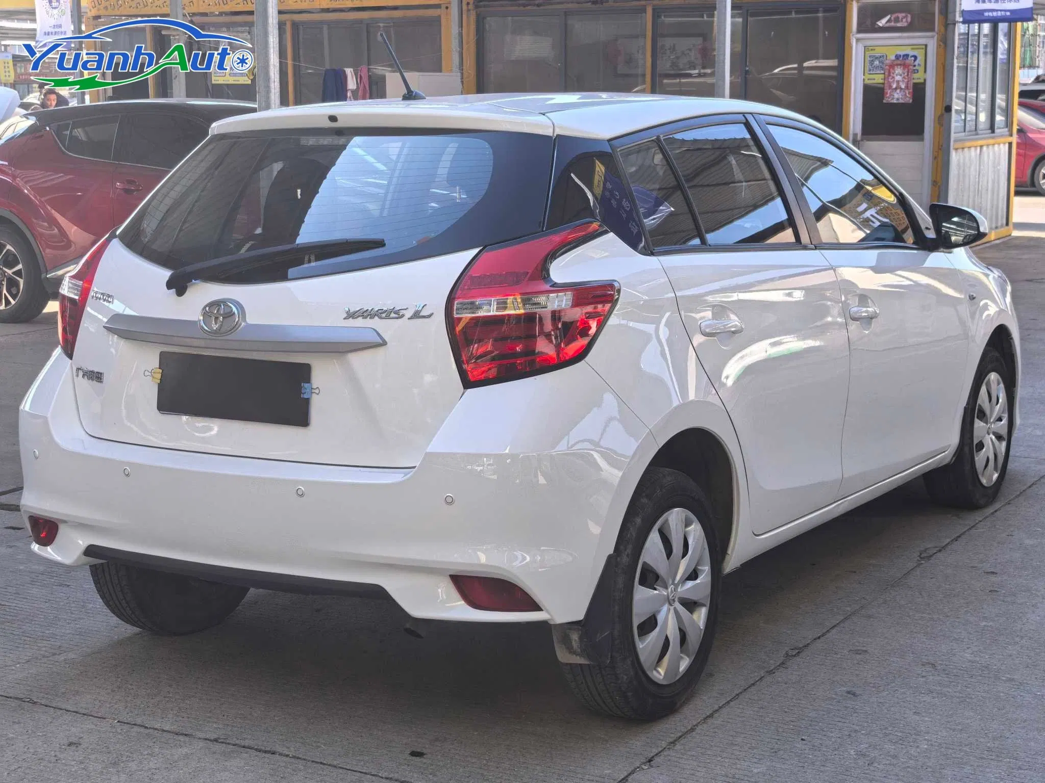 2018 Toyota Yaris vehicle photo 7