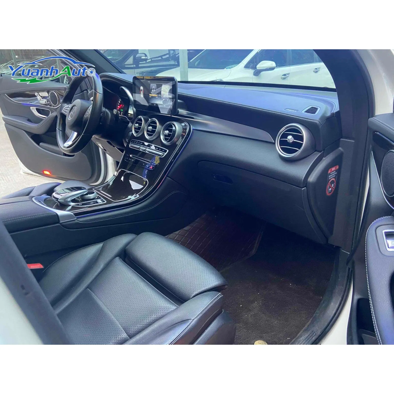 2017 Benz GLC 260 vehicle photo 7
