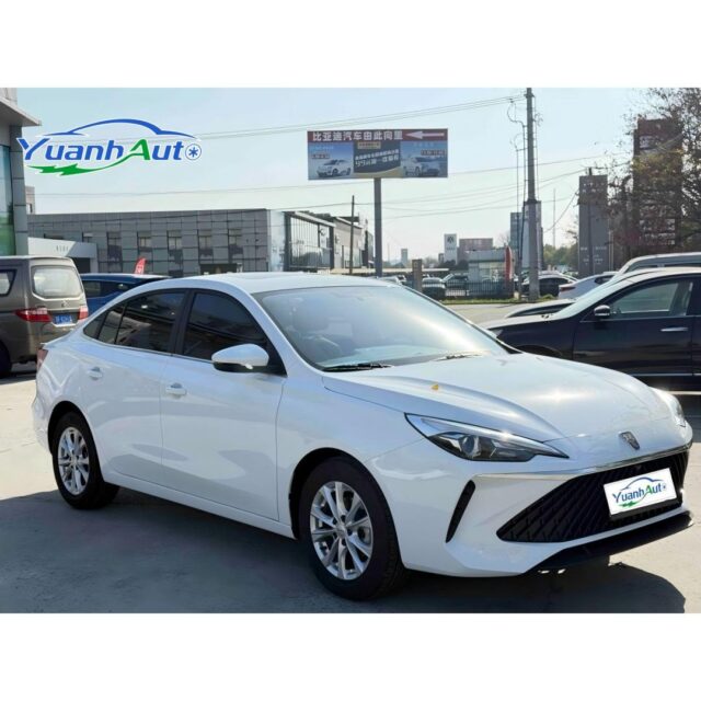 2025 Roewe i5 vehicle photo 1
