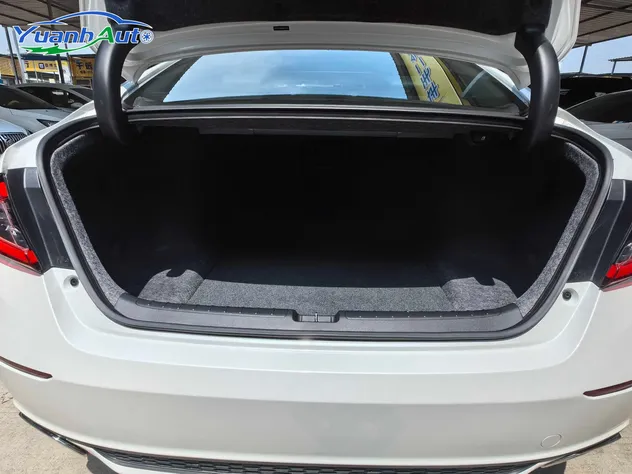 2022 Honda Accord Petrol Sedan — source image 21