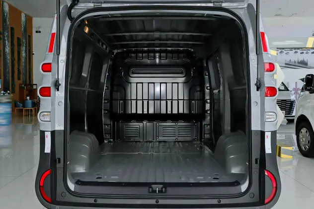 2025 Maxus DANA Electric Van — source image 10