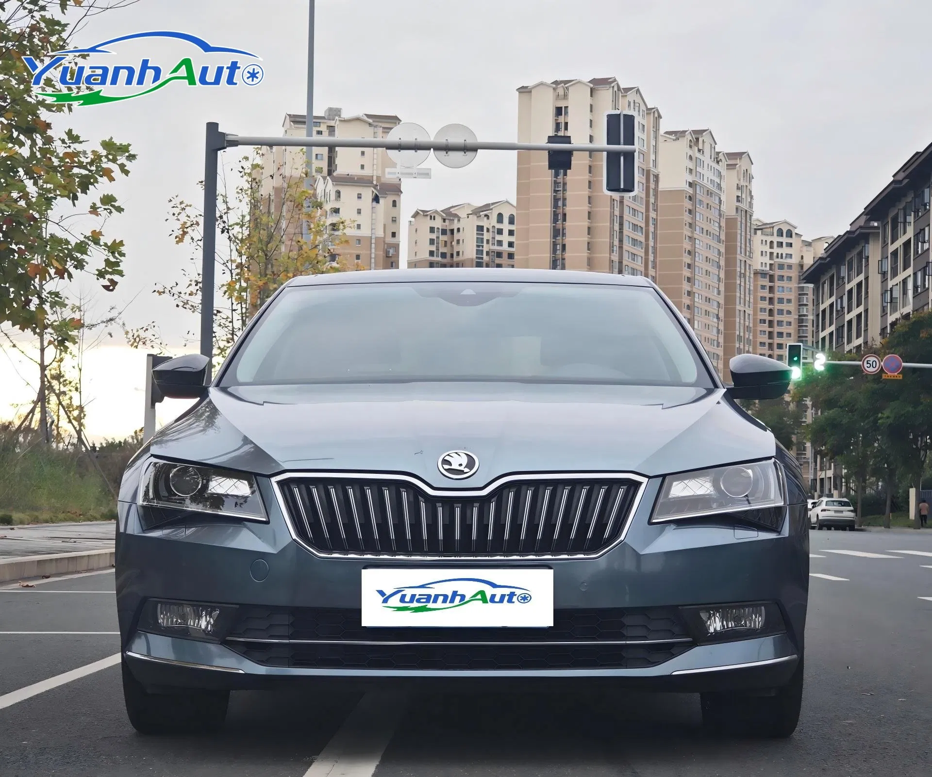 2016 Skoda Superb Sedan — source image 2