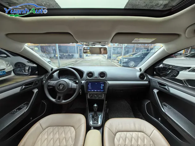 2015 Volkswagen Jetta Petrol Sedan — source image 15