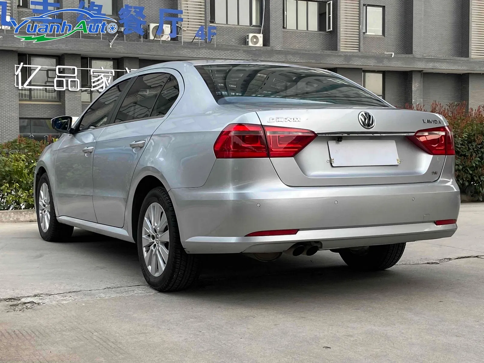 2014 Volkswagen Lavida Petrol Sedan — source image 14